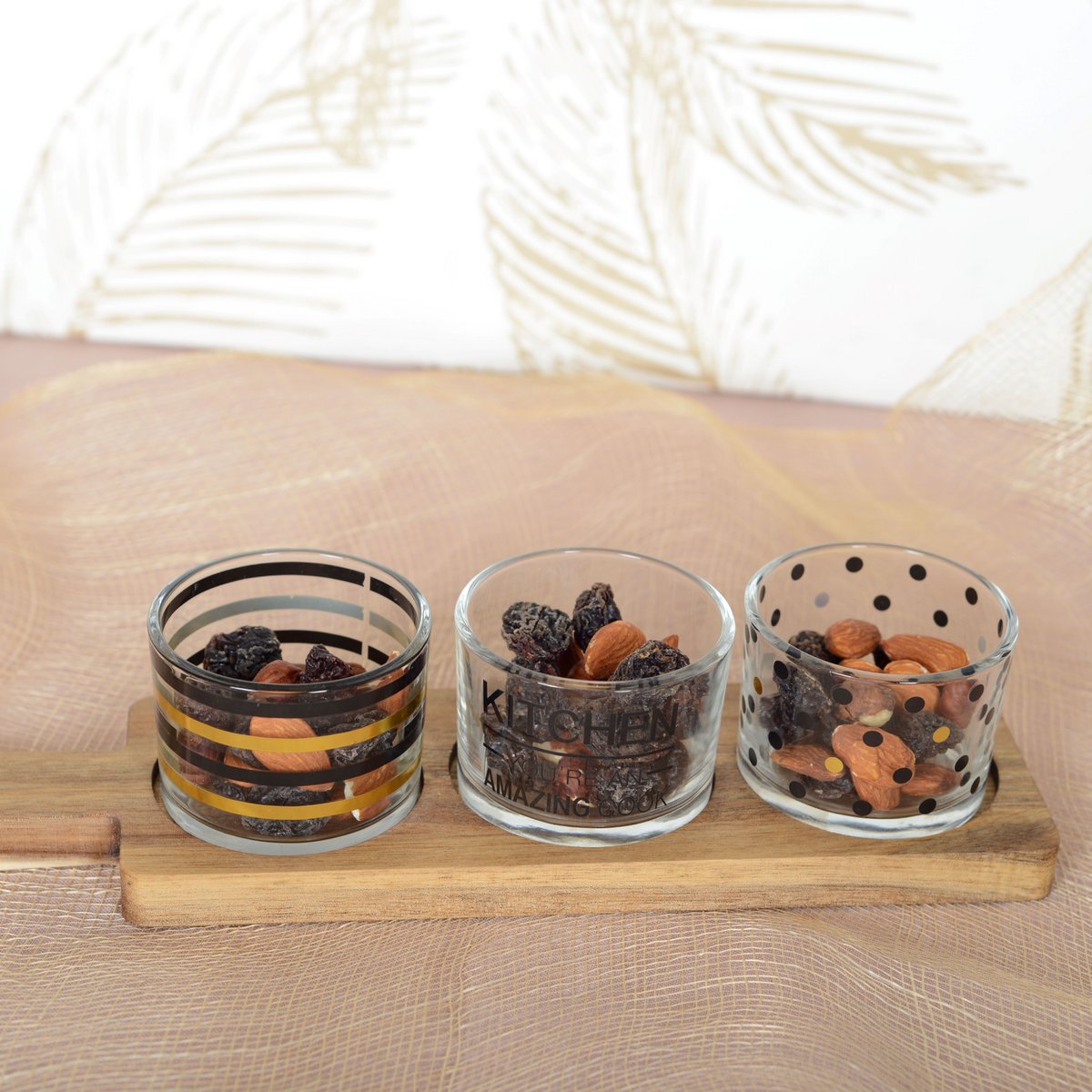 Aperitif Set of 3 glasses with wooden tray 29.5x8x6.1cm