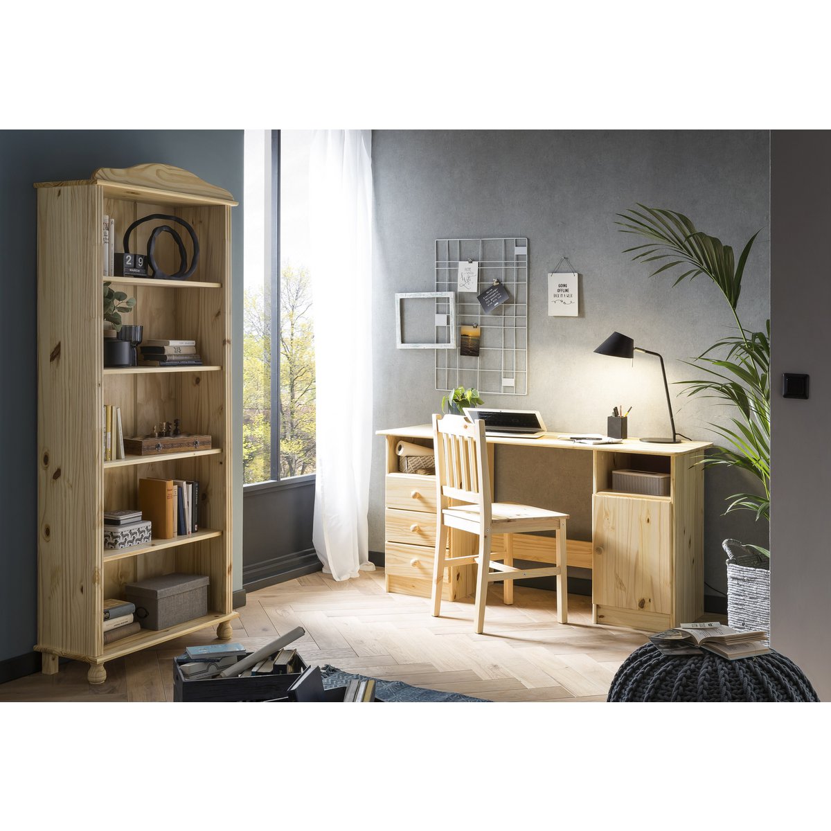 Boekenkast massief grenenhout bruin 77x30x180 cm