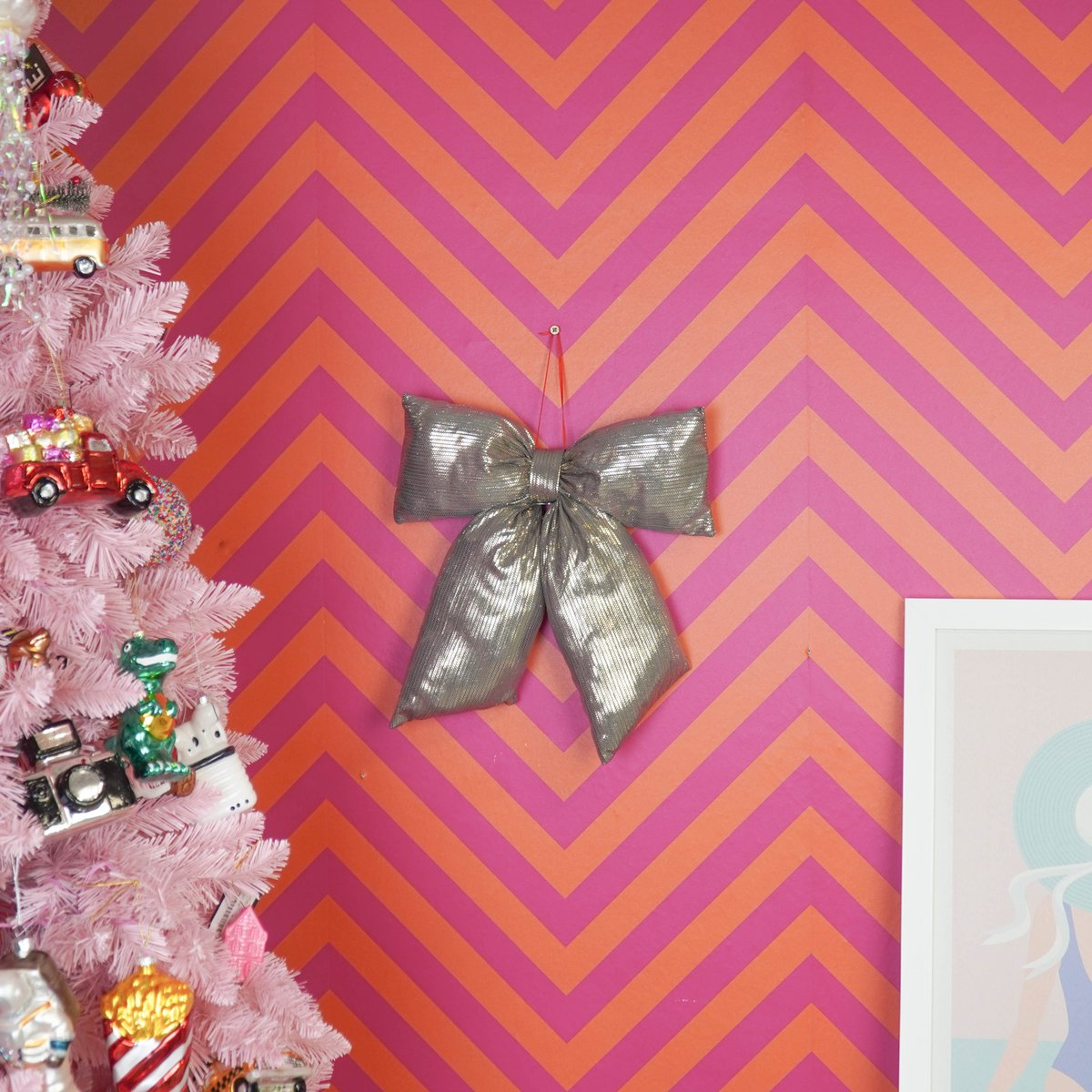 Kerstdecoratie strik 32x40 cm zwart goud stof