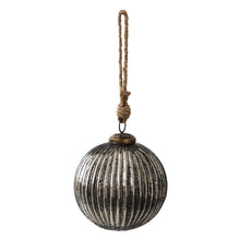 Kerstbal 10 cm zwart zilver glas