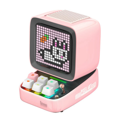 Divoom Ditoo Pro - Bluetooth speaker met instelbare pixelweergave - roze