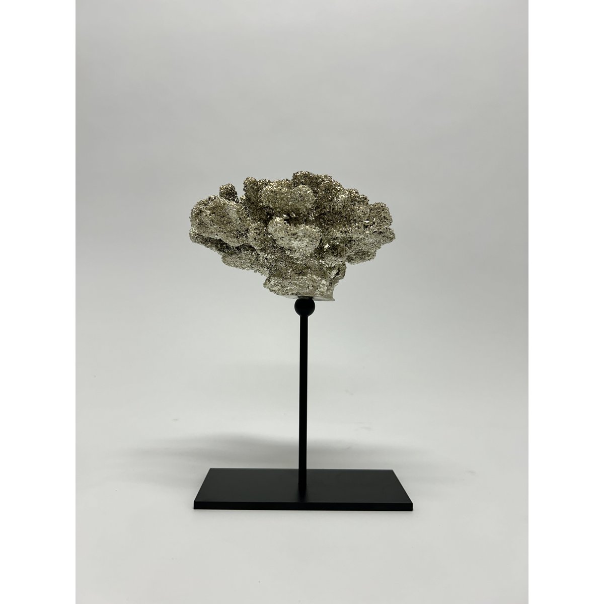 Koraaldecoratie met metalen standaard 23 cm champagne