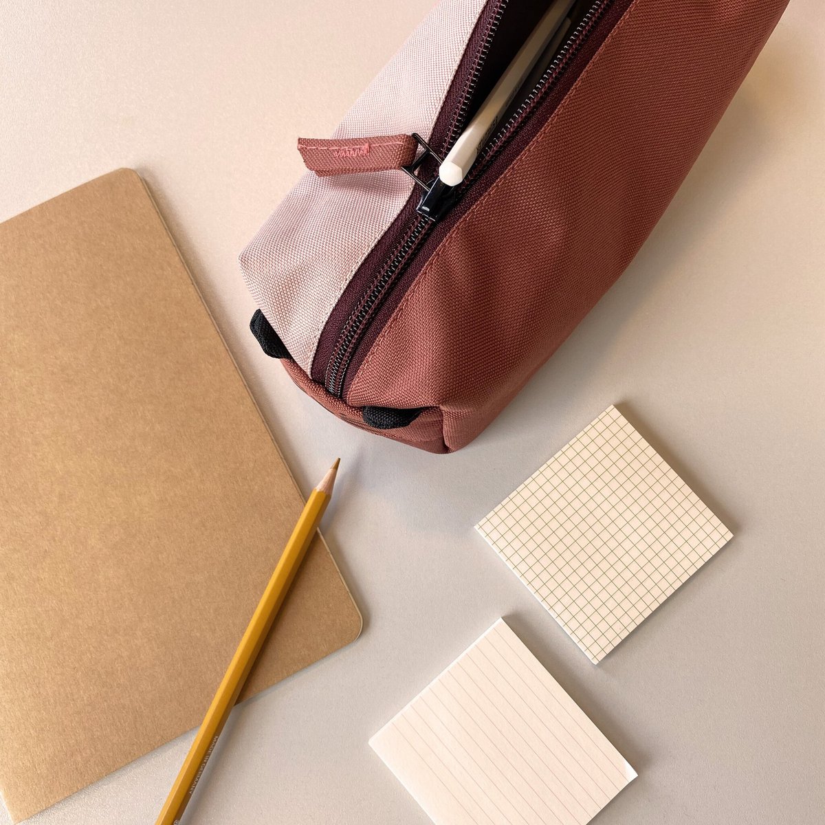 Etui 7,5x21x8,5 cm roségoud gerecycled polyester
