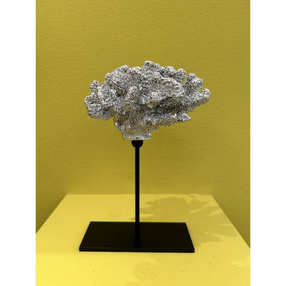Koraaldecoratie met metalen standaard 23 cm champagne