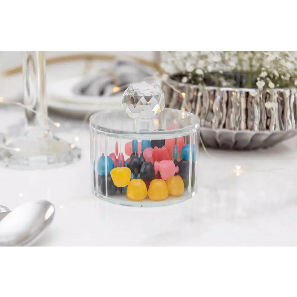 Crystal glass box with 10x10x10cm diamond lid