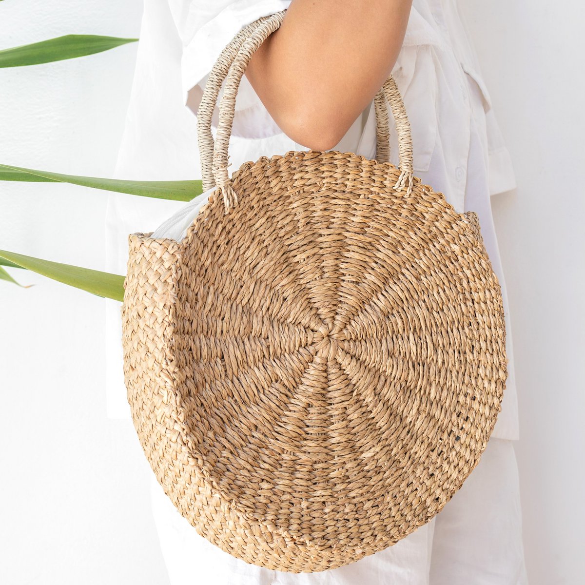 Round Beach Bag Woven Seagrass MENARA Diameter 30 Cm