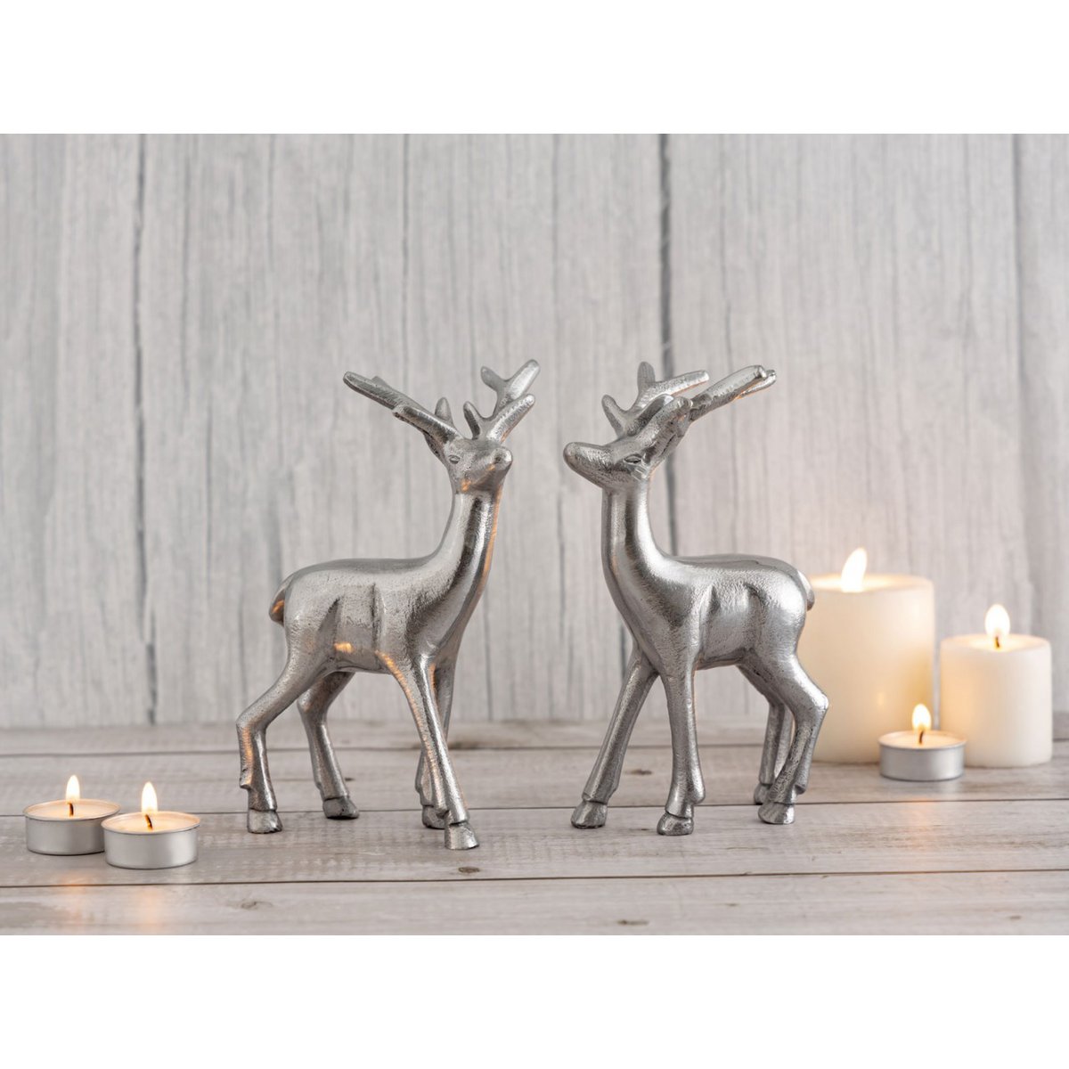Herten figuren 2 stuks aluminium zilver 12x20x5 cm