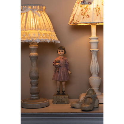 Beeld meisje 9x7x24 cm roze polyresin