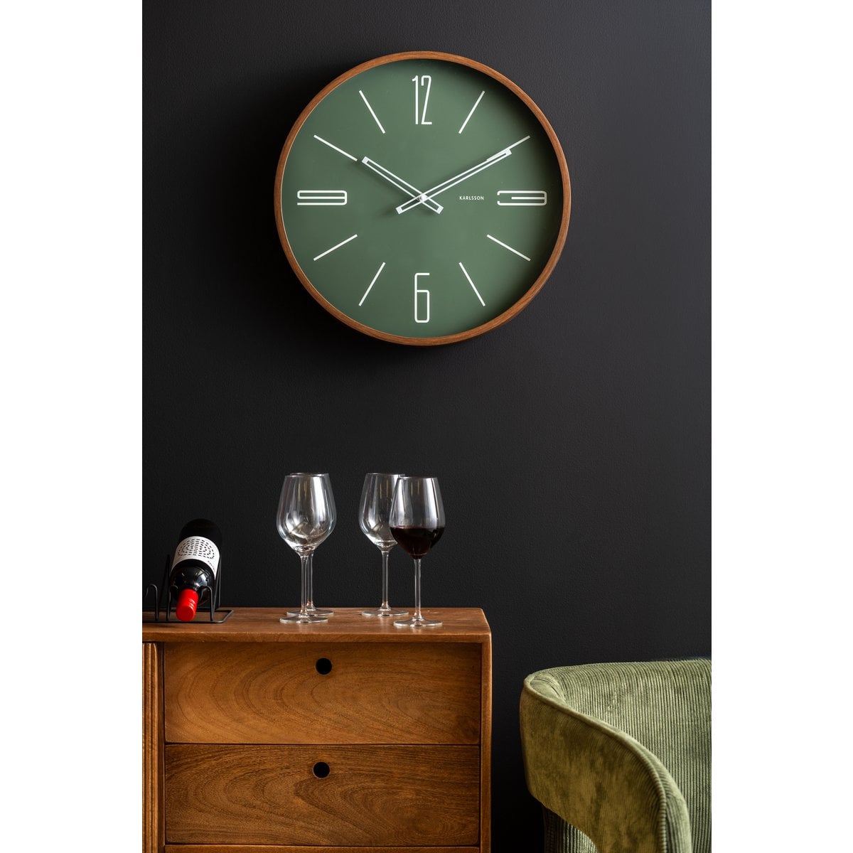 Wandklok gemarkeerd als groot