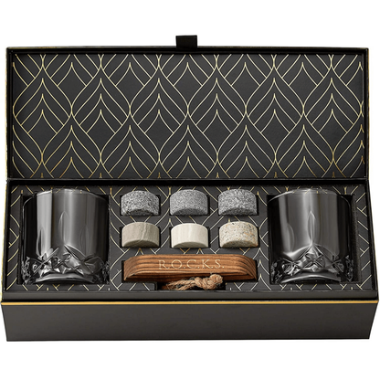 Whiskey set met granieten stenen en kristallen glazen