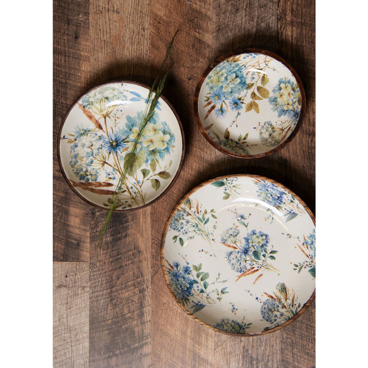 Serving dish Ø 20x4 cm White Blue Wood Flowers Presentation dish