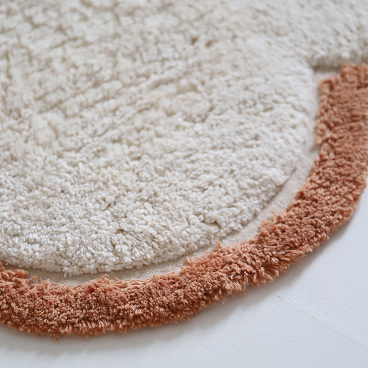 Kinderkamer tapijt wolk Little Nimbus Toffee 100% katoen