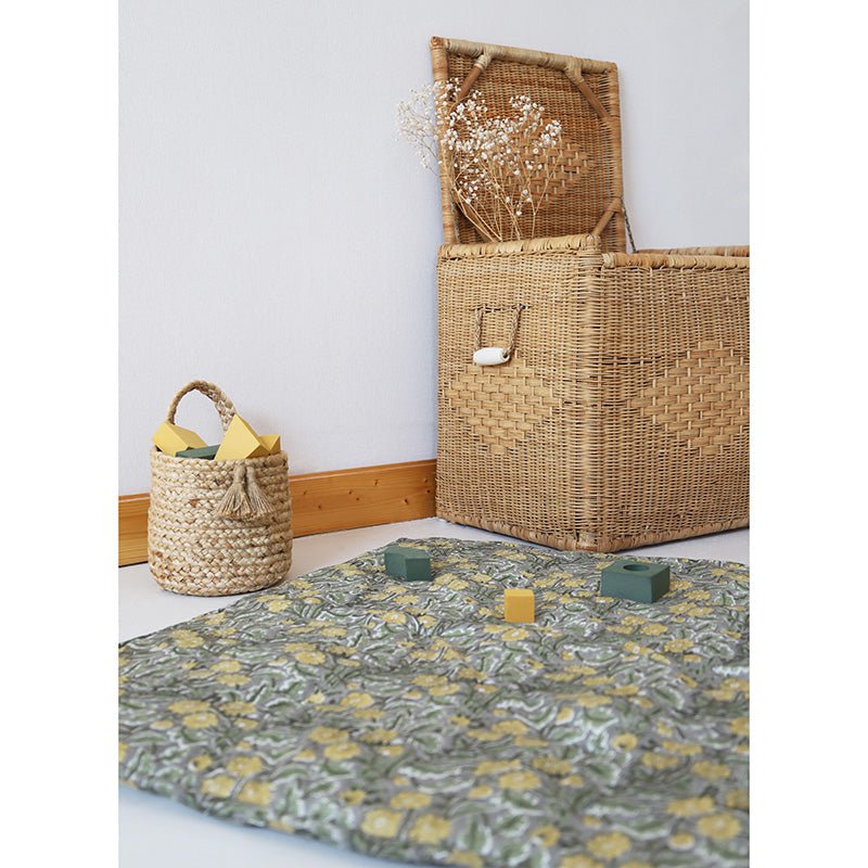 FIDELIA baby rest mat with floral print