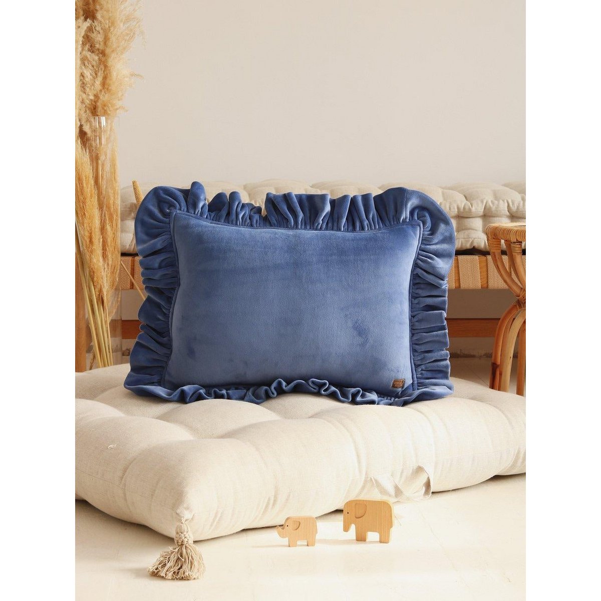 Zacht fluwelen kussen met ruche “Sapphire”