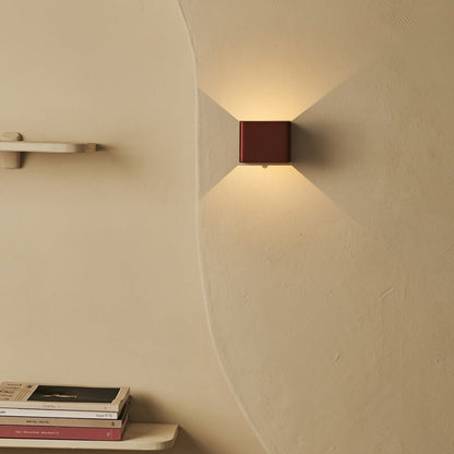 TESS Bronze oplaadbare wandlamp - Bewegingssensor, 20 verschillende lichtmodi, dimable, magnetische suspensiesysteemlamp en inclusief afstandsbediening