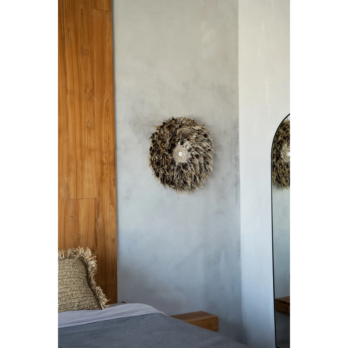 Wanddecoratie veren schelpen grijs bruin 50 cm