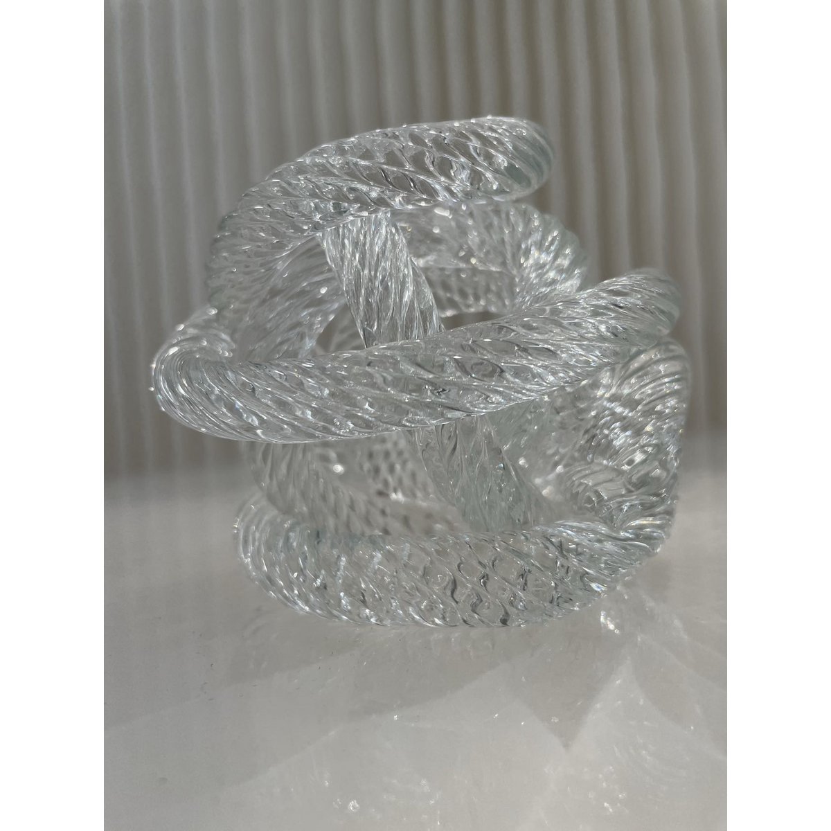 Glazen sculptuur geknoopt Ø10 cm wit