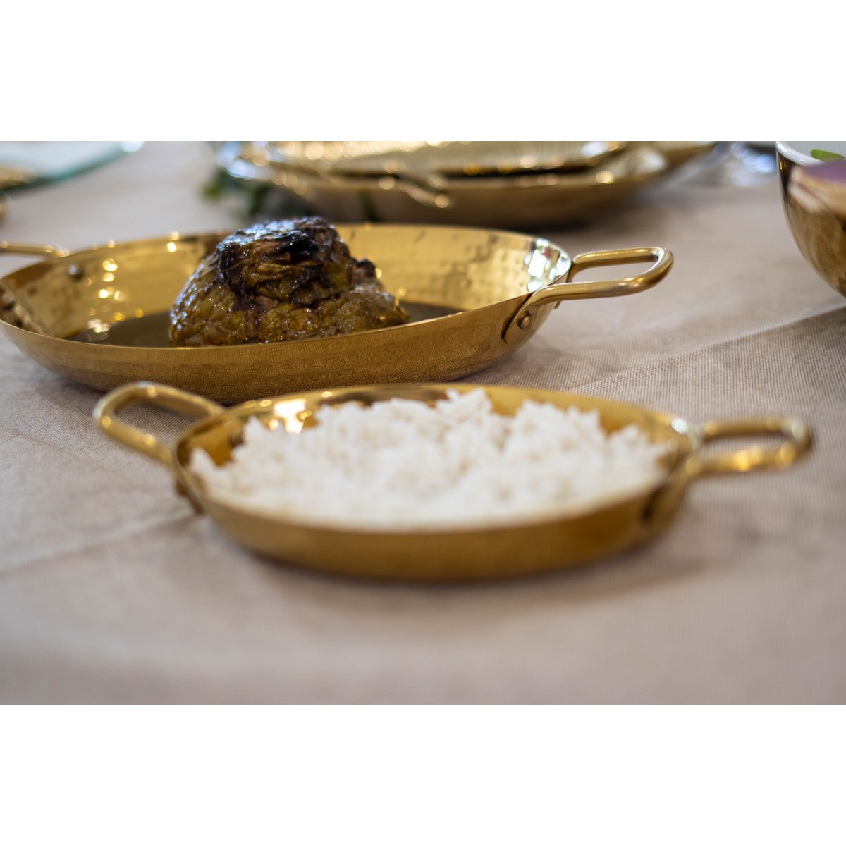 Gold oval saucepan 25x18.5x4cm