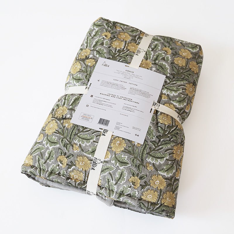 FIDELIA baby rest mat with floral print