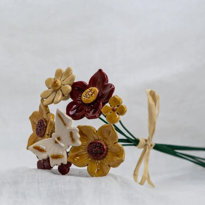 Keramisch bloemenboeket met vlinder 20 cm