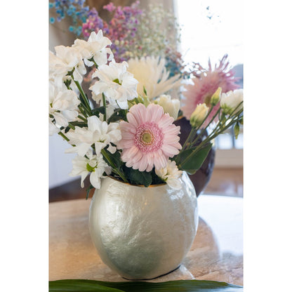 White oval vase 15x10x12.5 cm