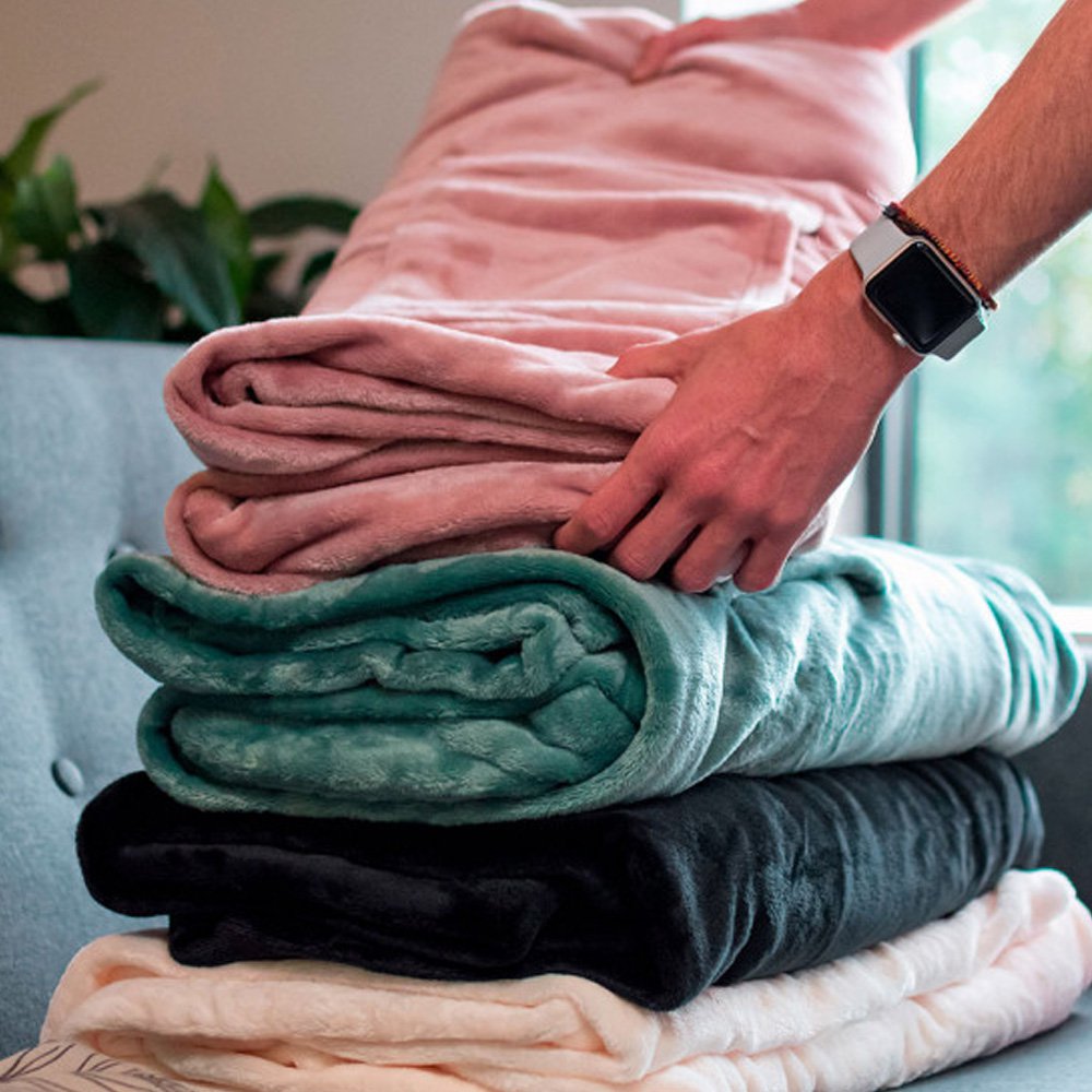 Sofa Bota Sleeve Blanket