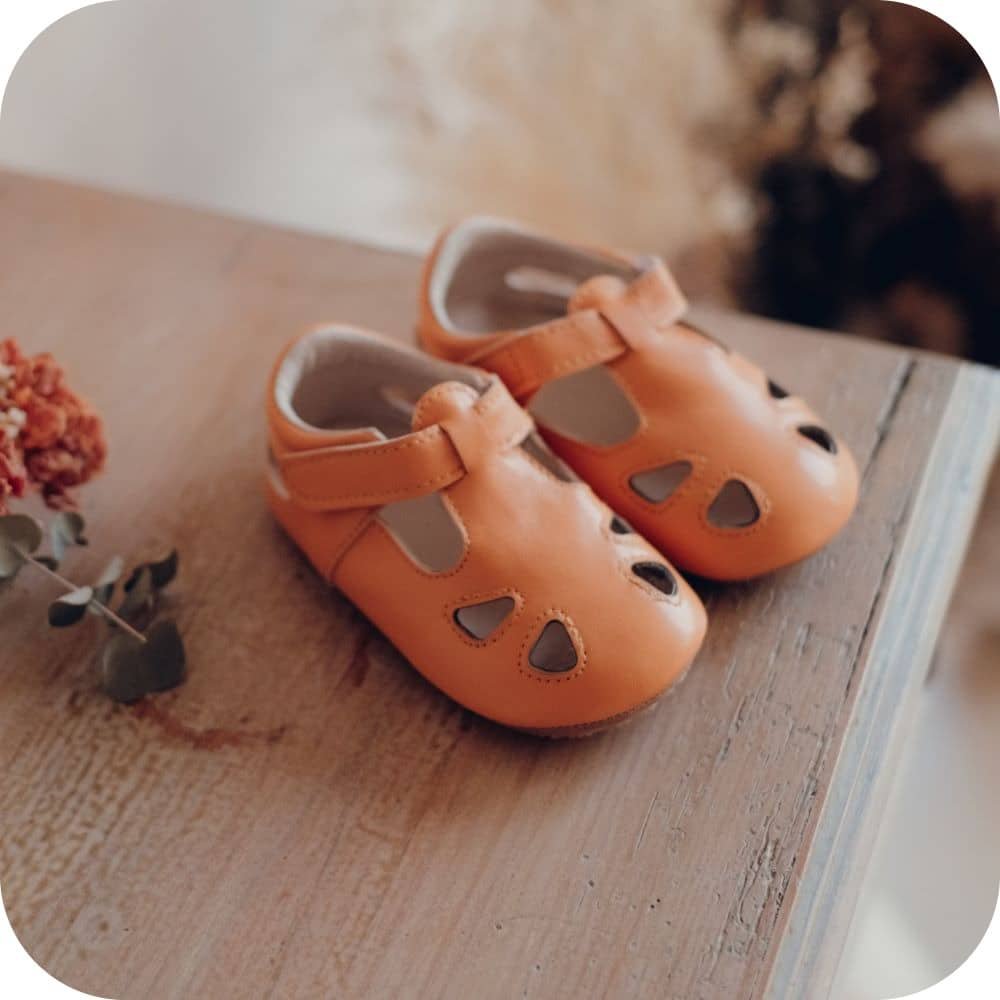 Babyschoenen lamsleer klittenband camel
