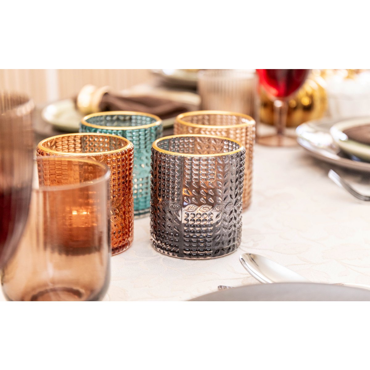Kandelaars glas 8x8x9 cm set van 4 gekleurd met gouden rand