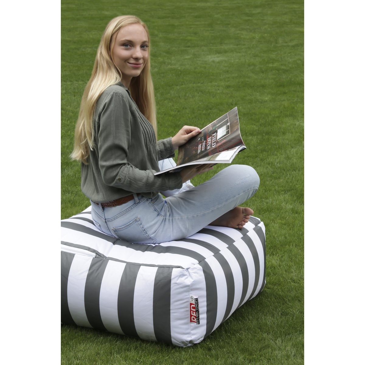 Sit On It meubelstuk wit grijs polyurethaan