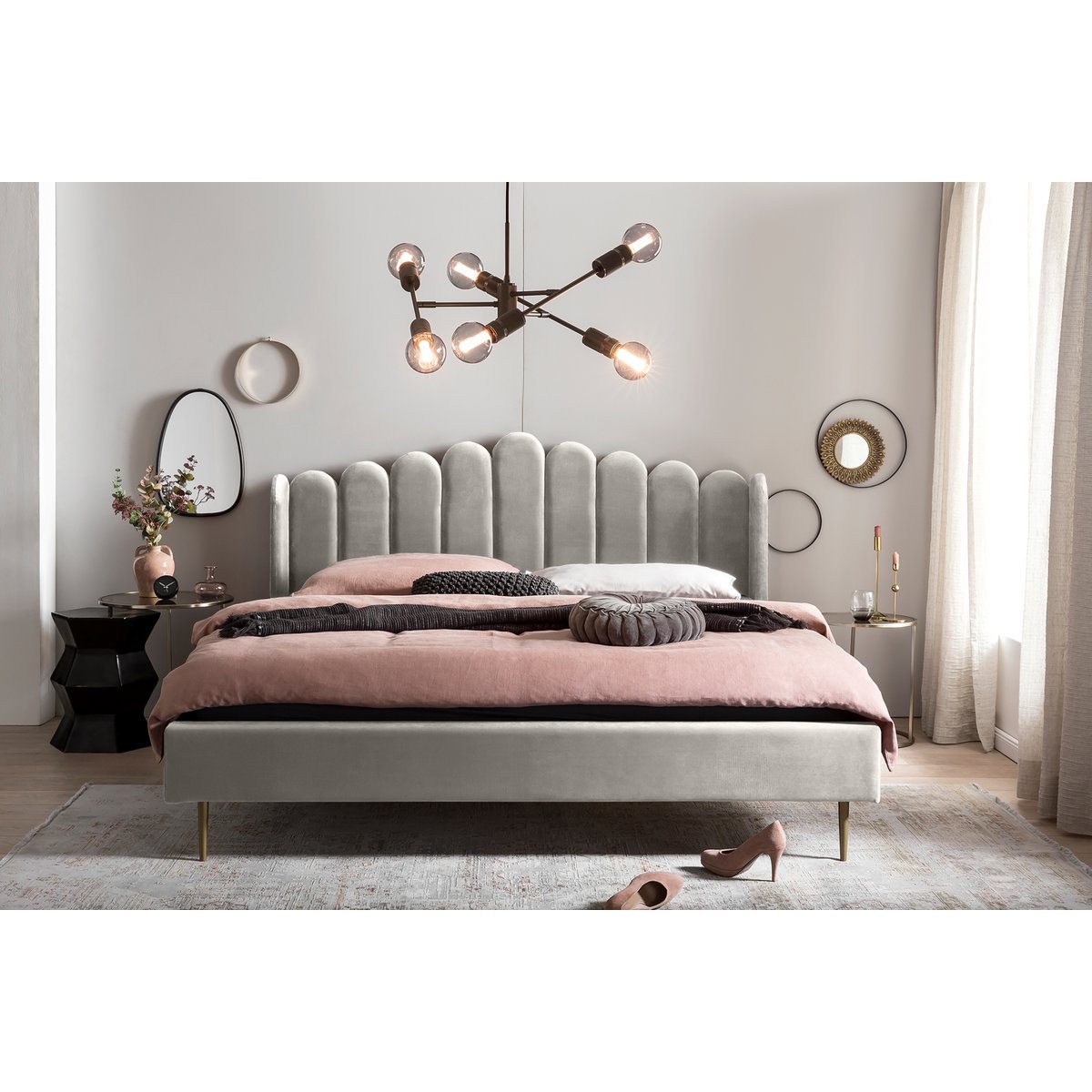 Bed 140x200 cm fluweel beige goud