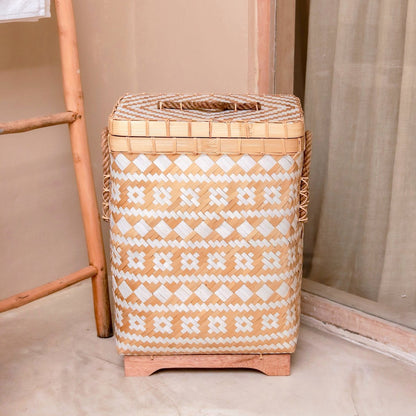 Laundry Basket With Lid DARI Hand-Woven From Bamboo Beige Zigzag