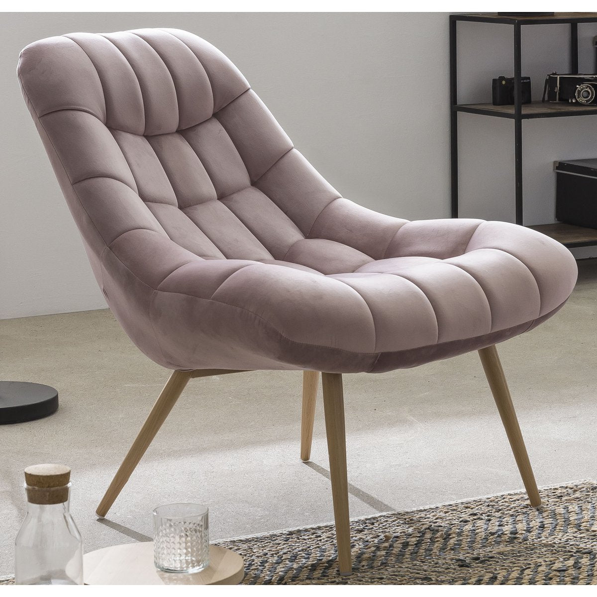 XXL Fluweel Roze Fauteuil Met Houtlook Scandinavisch