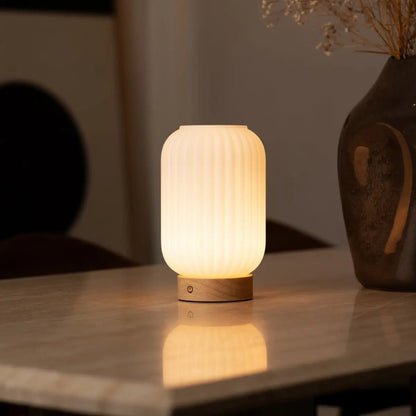 Tafellamp Lilly matglas houten voet dimbaar 3 lichtmodi