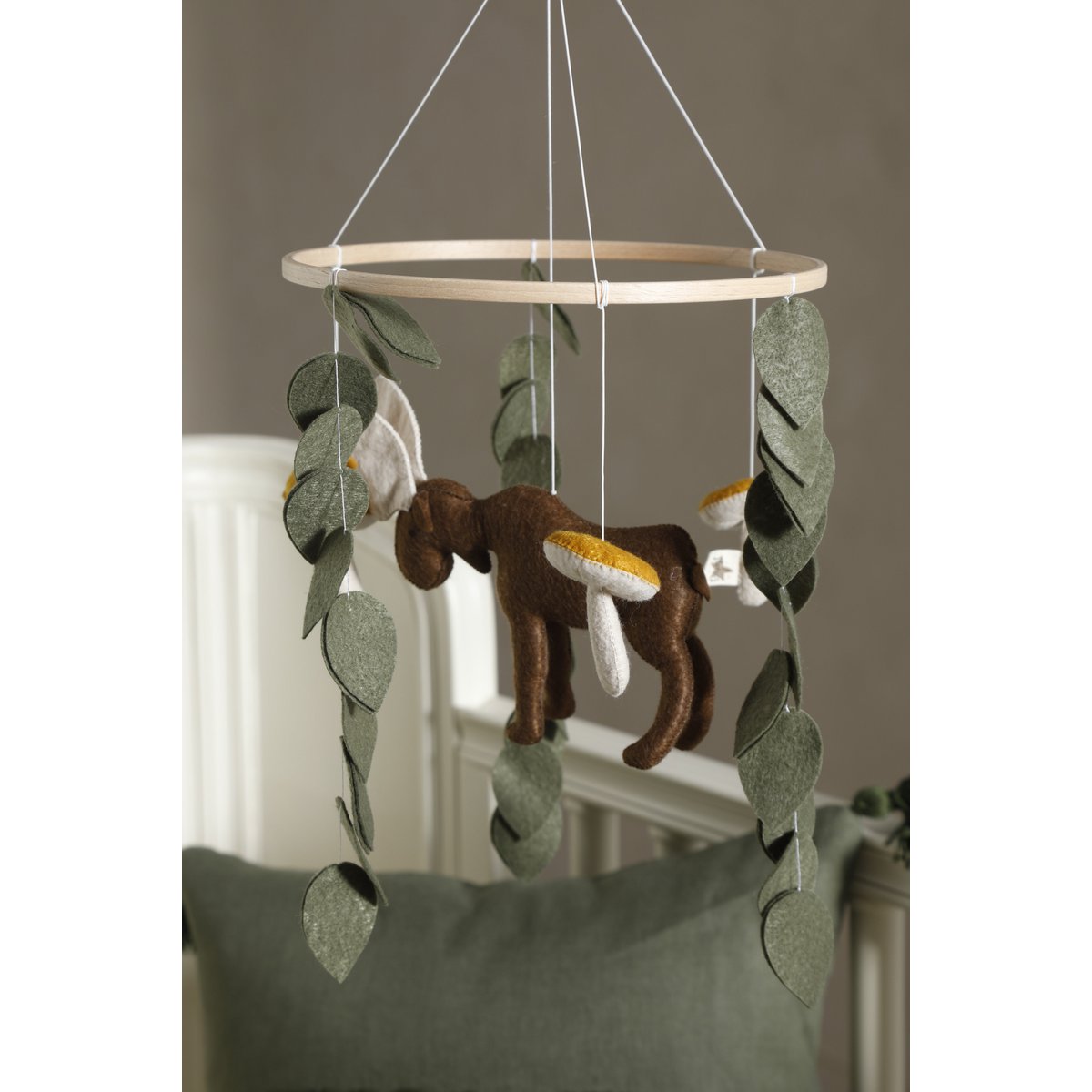 Babymobiel rendier 21,5x40 cm groen bruin wit mosterd