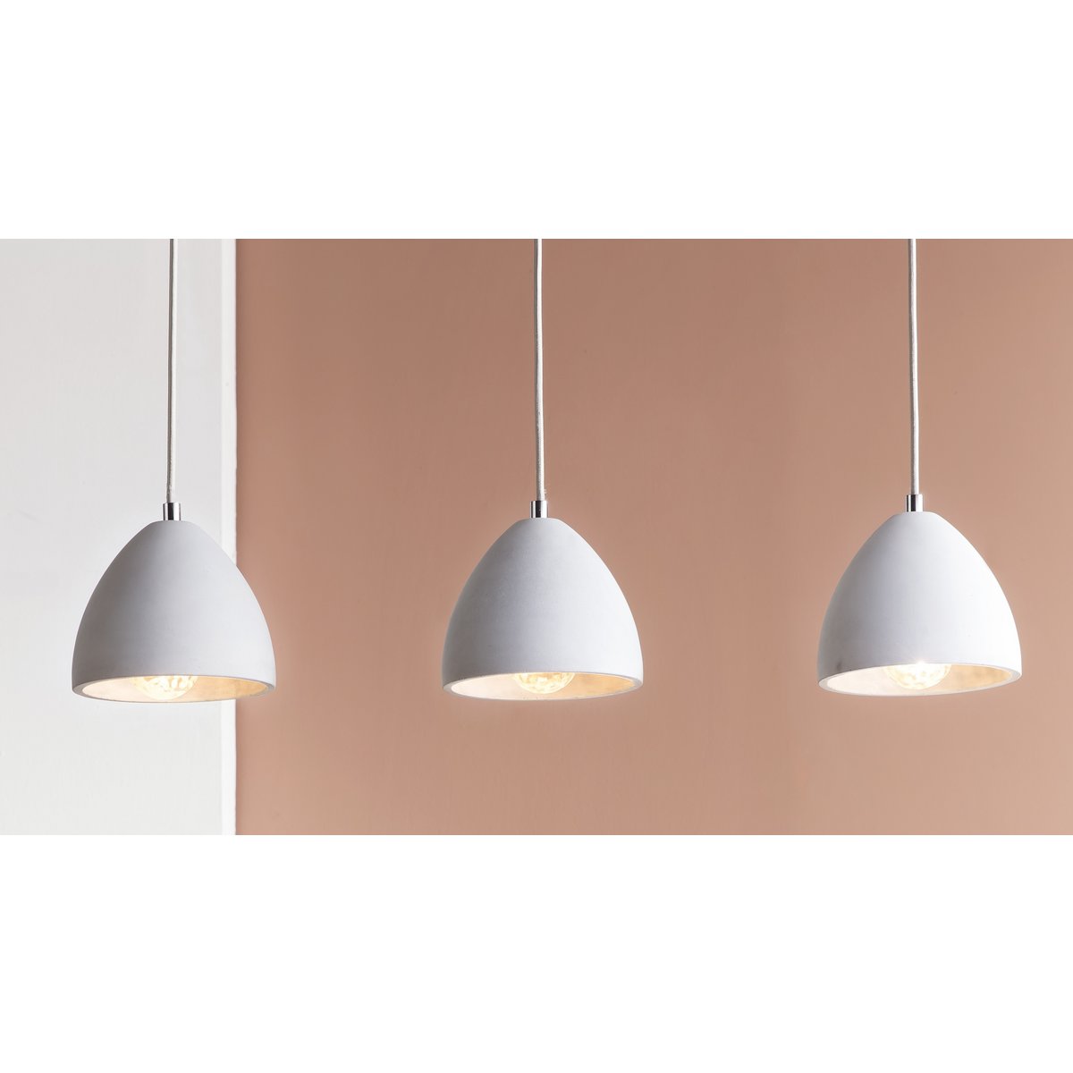 Pendant light with 3 bulbs