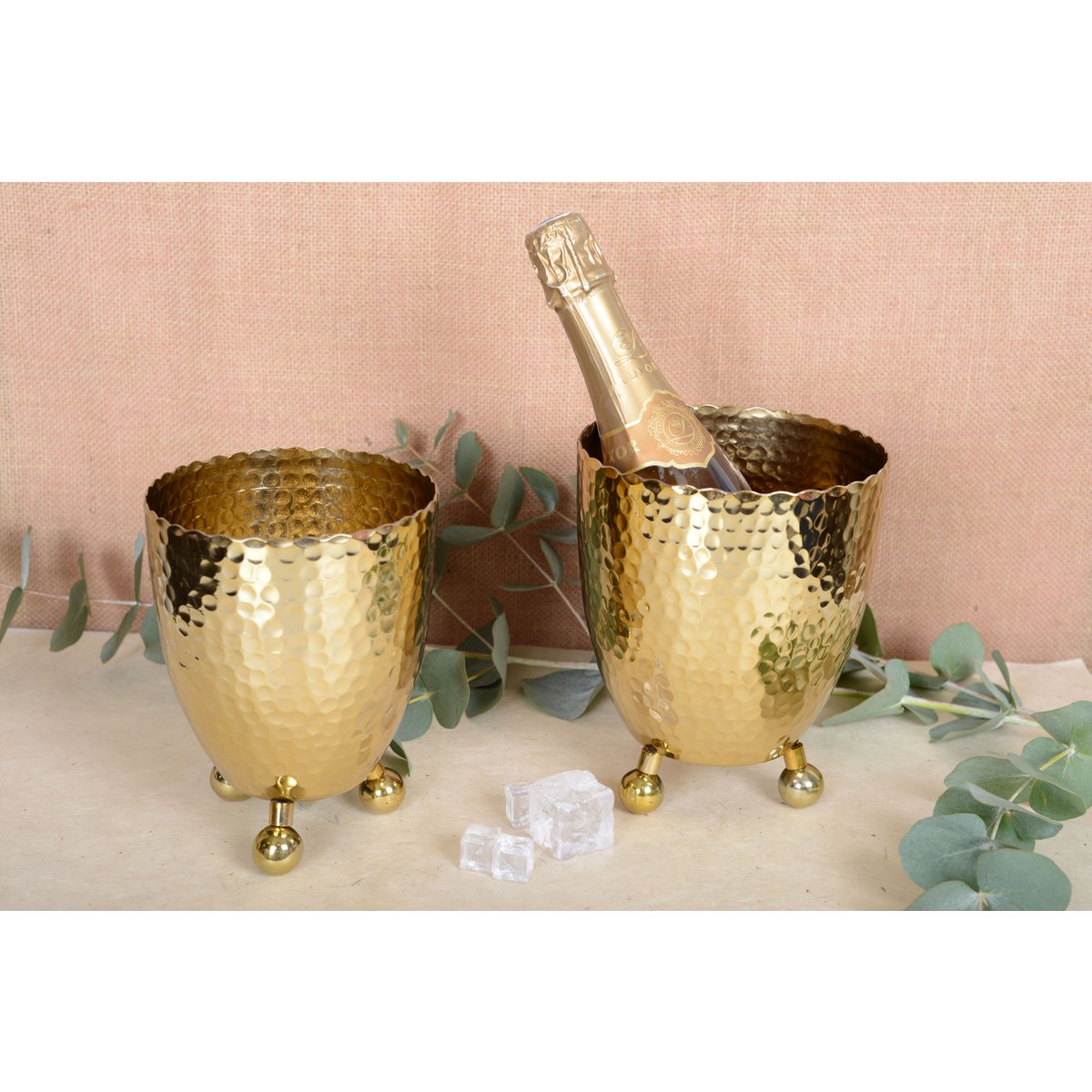 Gouden champagne -emmer gehamerd op ronde voeten - 18x18x22cm