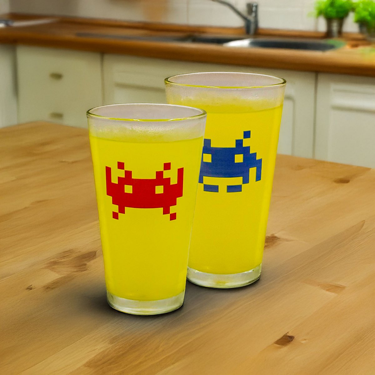 Space Invaders - color-changing glass set of 2