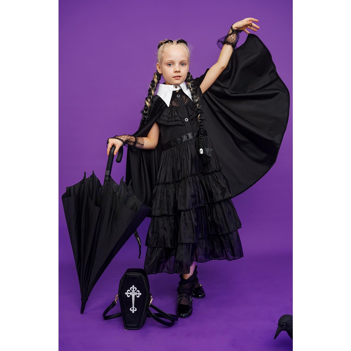 Kinder cape woensdagstijl velours zwart met witte kraag