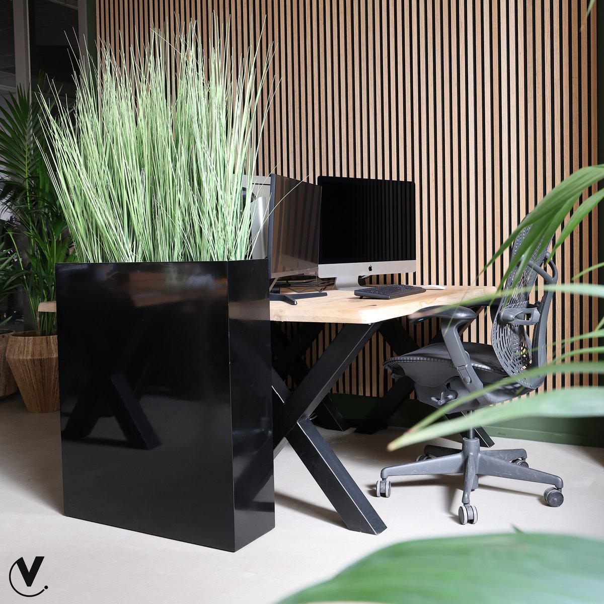 Plantenbak 74x23x92 cm hoogglans zwart MDF