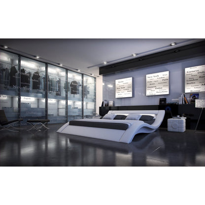 Gestoffeerd bed 140x200 cm LED wit kunstleerlook
