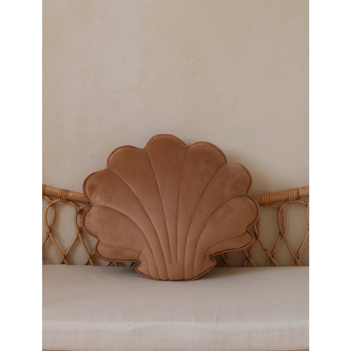 Schelpkussen fluweel caramel