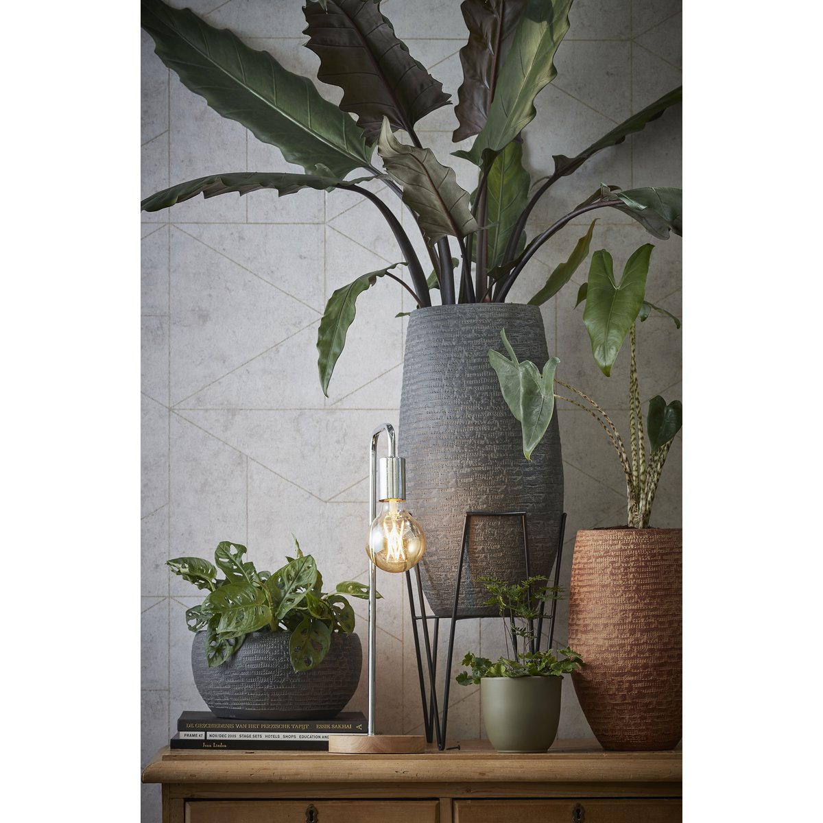 Plant Stand Blom Black