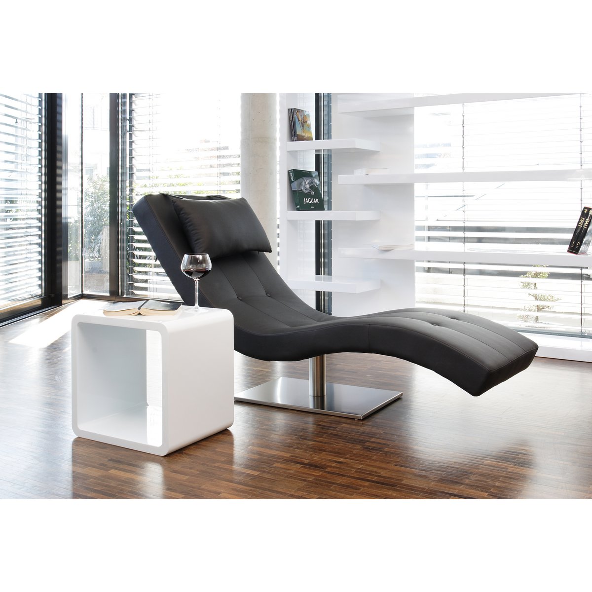 Ligbed zwart kunstleer 60x60x82 cm