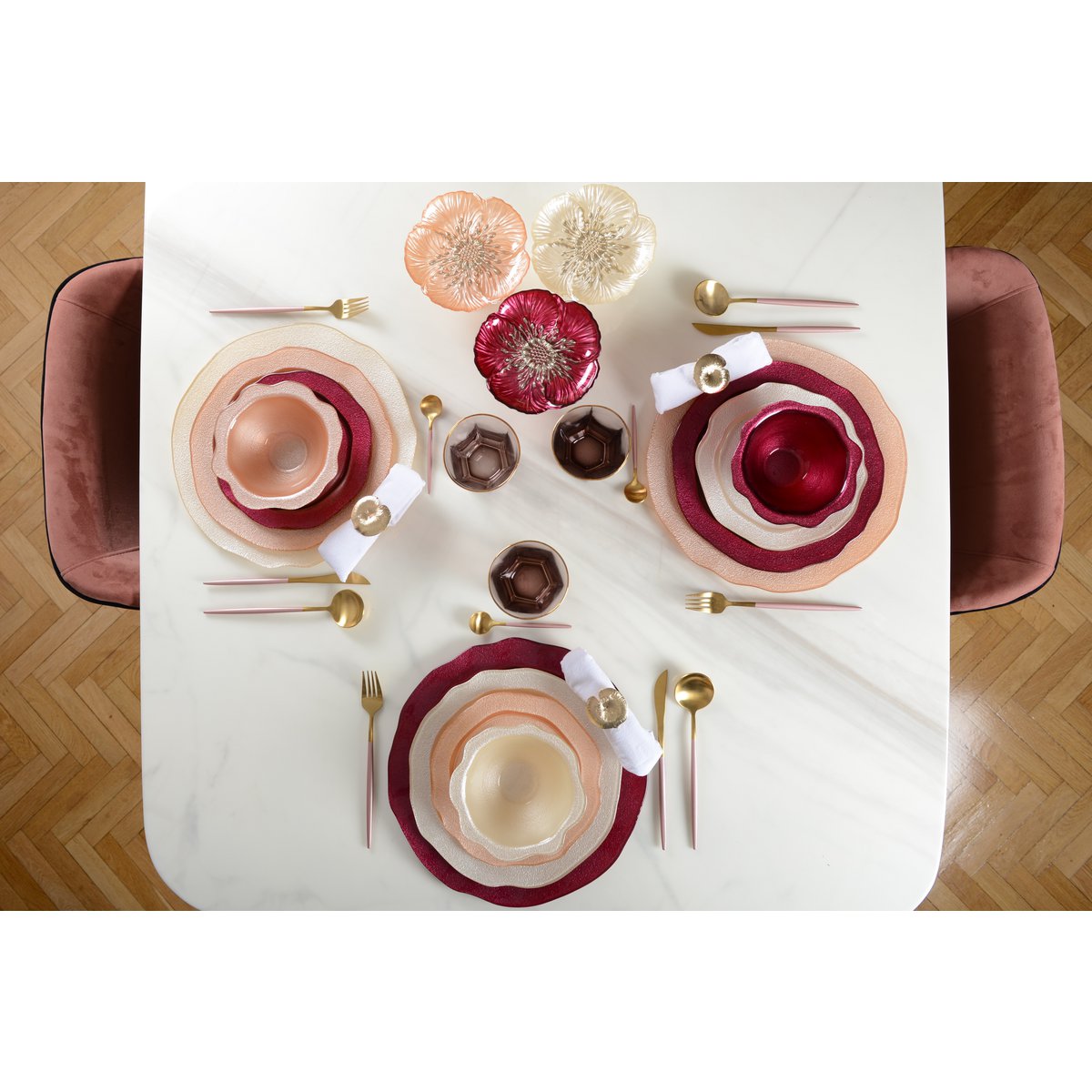 Cake plate fuchsia glas 20x20x16 cm