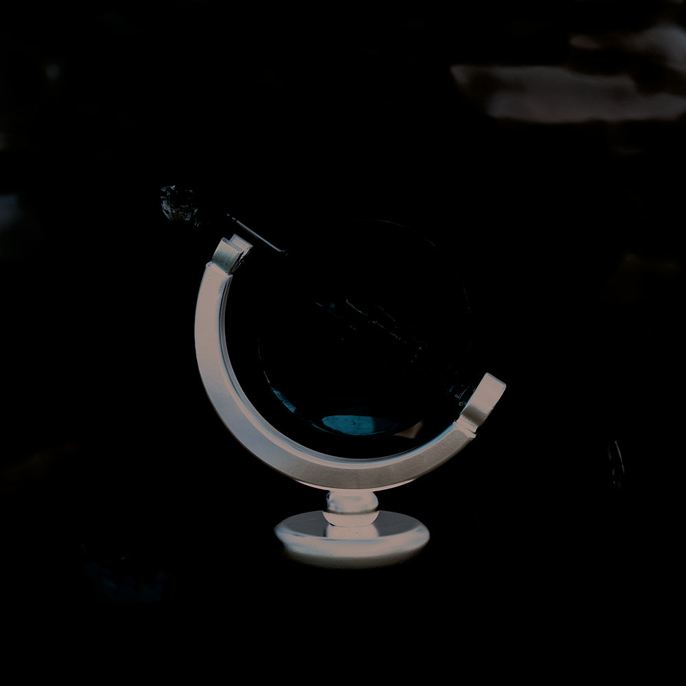 Mundua globe decanter and glasses set