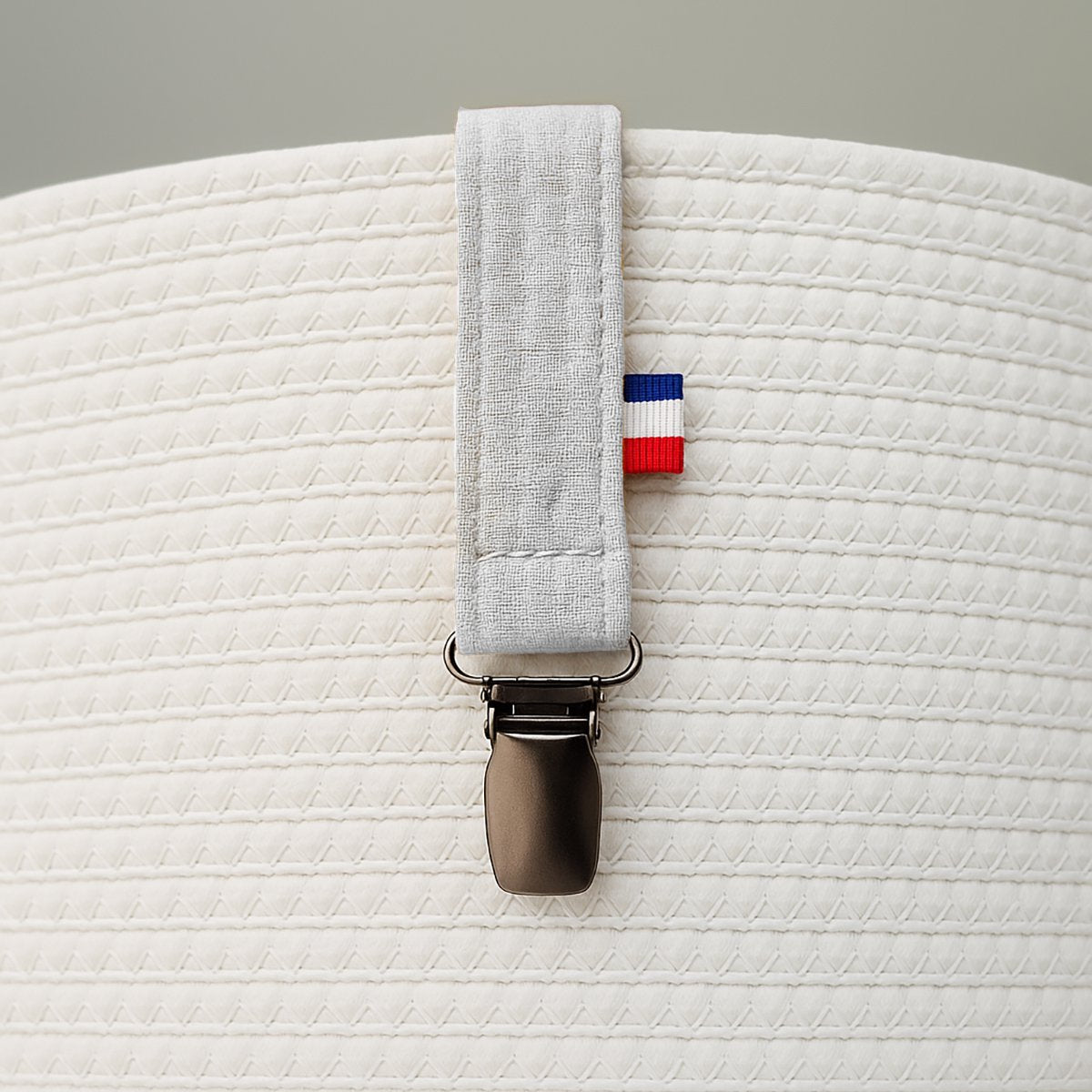 Organic cotton teddy pacifier clip white