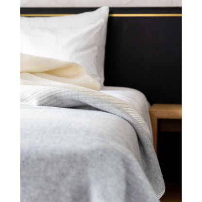 Beddeken 90% merinowol 10% kasjmier beige wit