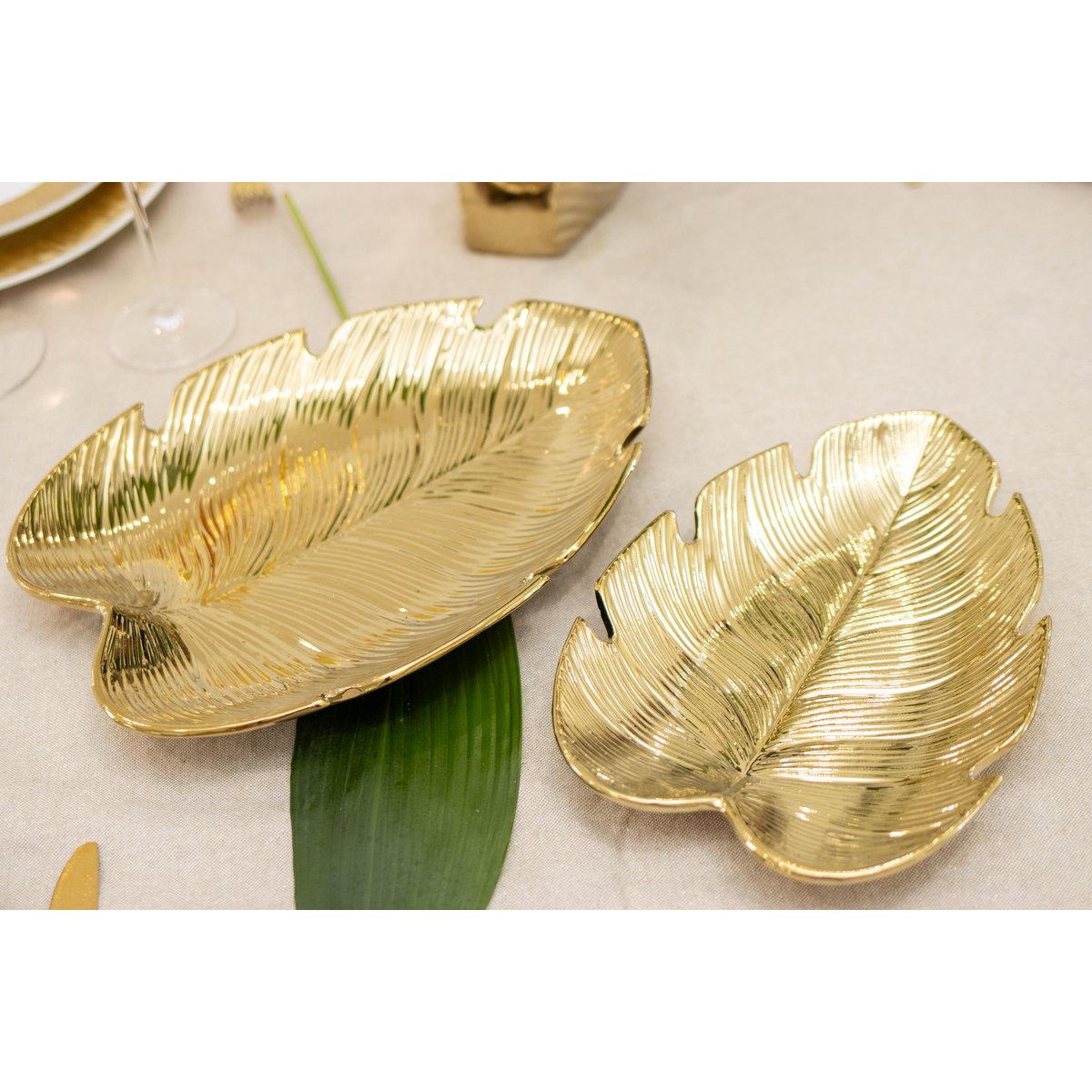 Serveerkom keramiek goud 31x23x3.8 cm