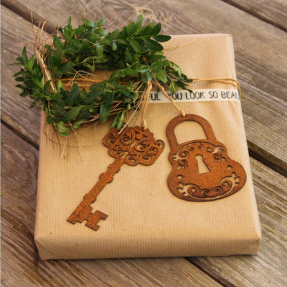 Decoratief hangslot met sleutel metaal roestkleurig