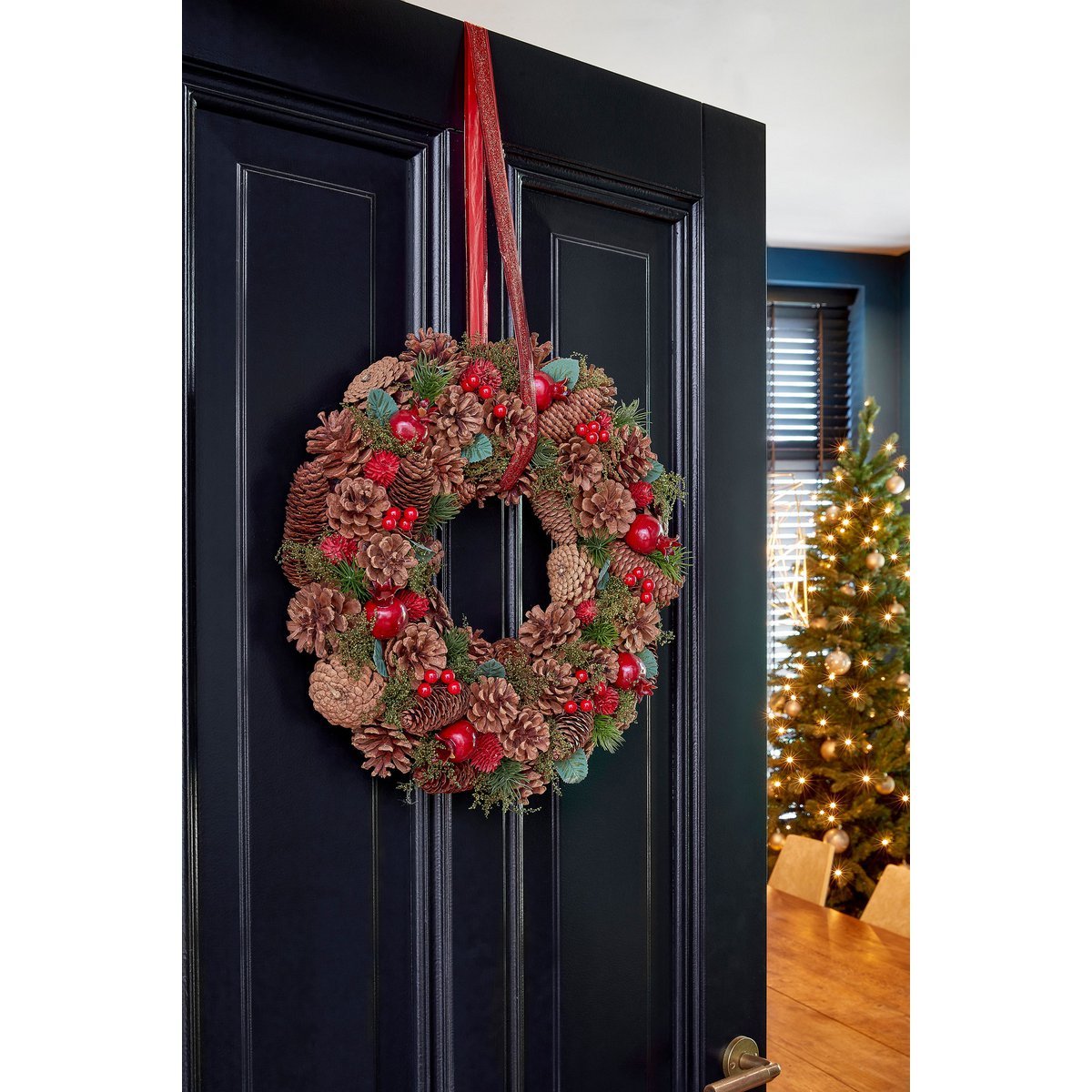 Kerstkrans Ø45 cm dennenappels bruin